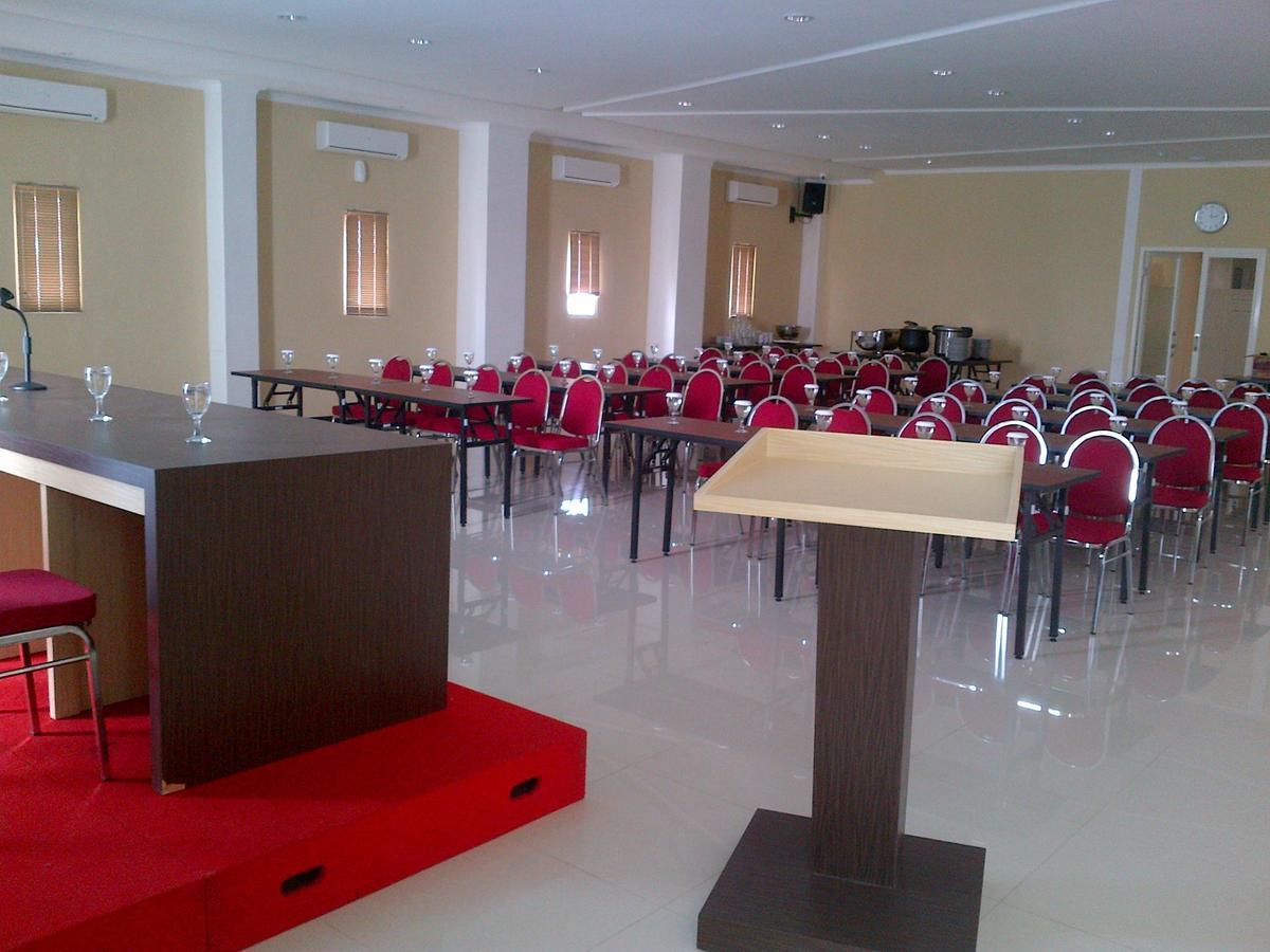 Hotel Elresas Lamongan Exterior photo